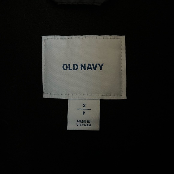 ❄️ Old Navy Black Vest - Picture 6 of 9